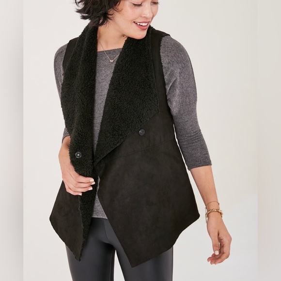 Stella & Dot Jackets & Blazers - Stella & Dot Chalet Vest - Faux shearling - Black size small